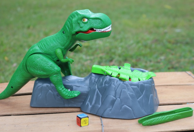 Dino Crunch Dinosaur Game Goliath New in Box