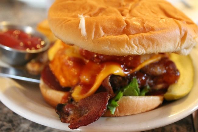 Bacon-Burger-Cabin-Restaurant--compressor
