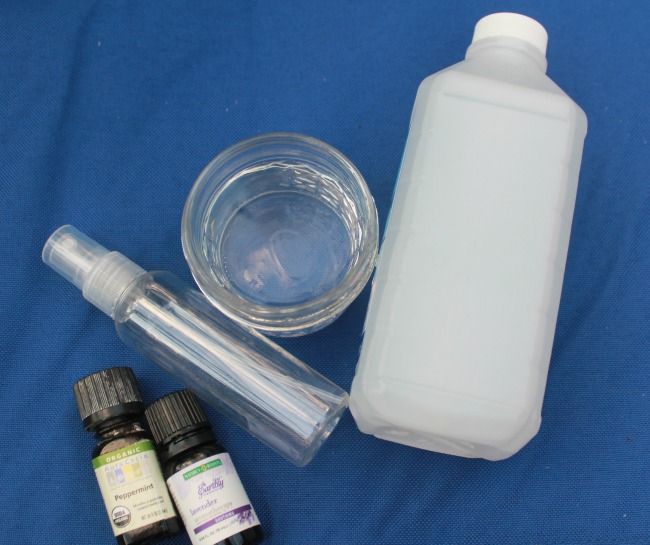 How to Make Lavender Mint Hand Sanitizer Spray